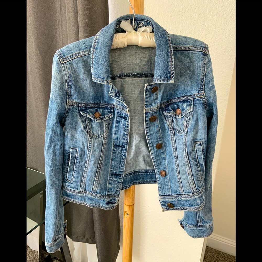 AmericanEagle Cropped Denim Jacket